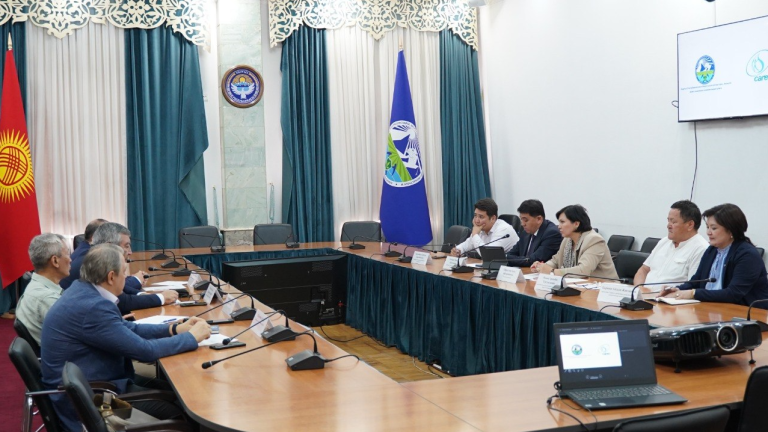 https://mnr.gov.kg/ru/posts/news/v-ministerstve-prirodnyx-resursov-ekologii-i-texniceskogo-nadzora-sostoyalas-vstreca-zamestitelya-ministra-asel-raimkulovoi-s-ispolnitelnym-direktorom-regionalnogo-ekologiceskogo-centra-centralnoi-azii-recca-batyrom-mamedovym