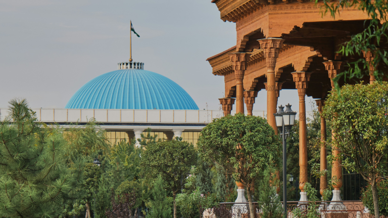 https://unsplash.com/photos/white-dome-building-near-green-trees-during-daytime-B2cjEqvshl8
