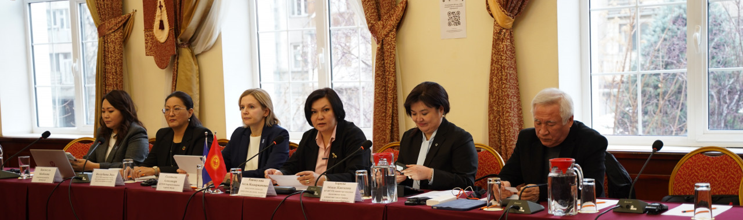 https://mnr.gov.kg/ru/posts/news/ministerstvo-prirodnyx-resursov-ekologii-i-texniceskogo-nadzora-kyrgyzskoi-respubliki-mpretn-sovmestno-s-programmoi-razvitiya-oon-provelo-zapusk-podgotovki-obedinyonnogo-vtorogo-dvuxgodicnogo-doklada-o-transparentnosti-ddt2-i-pyatogo-nacionalnogo-soobshheniya-ns5