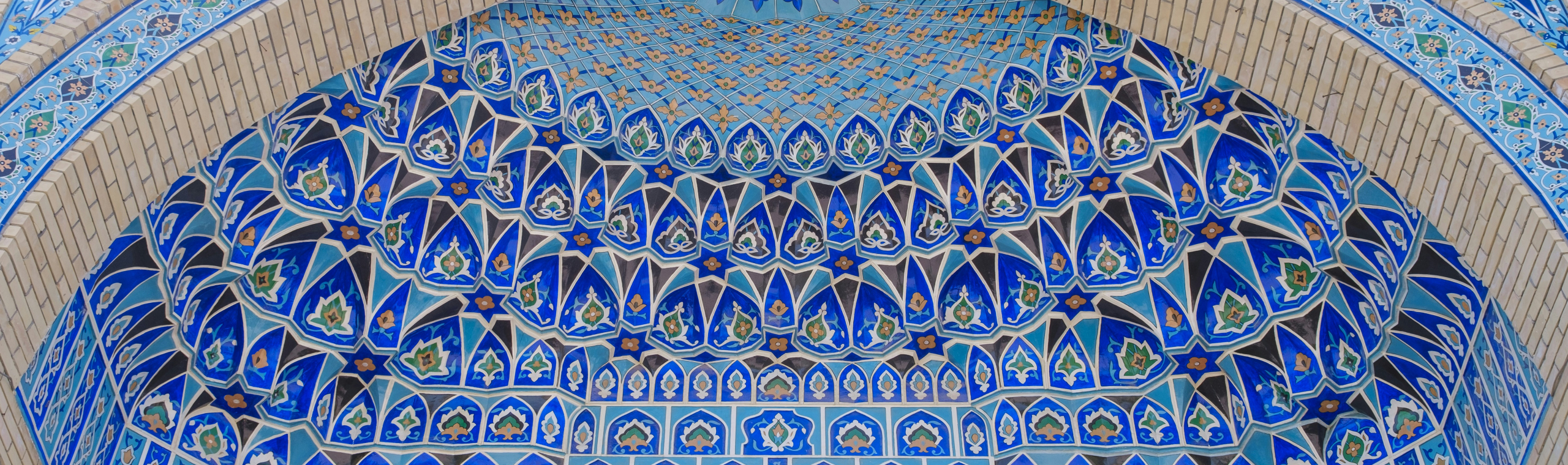 https://unsplash.com/photos/blue-and-gold-floral-ceiling-lpmpsETf2BQ
